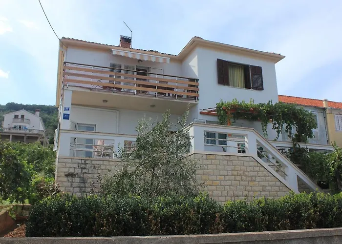 Apartment Apartments By The Sea Kali, Ugljan - 8503 Kali